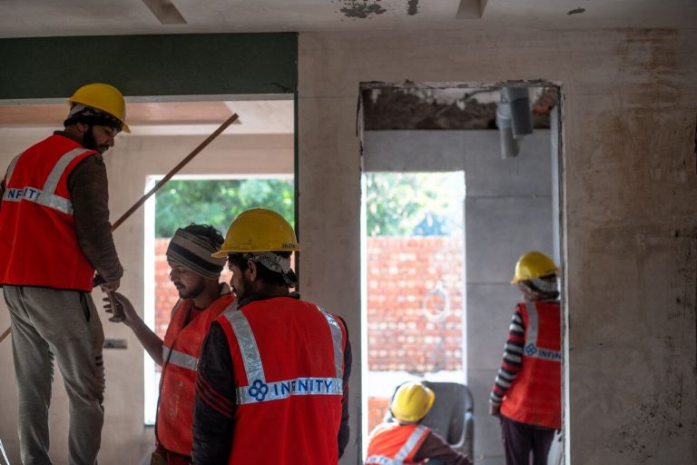 what safety workwear is required for construction workers USA